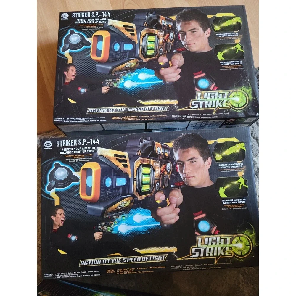 WowWee Light Strike Lazer Tag Large‎ Set 19 pcs Bundle for 4 players plus extras
